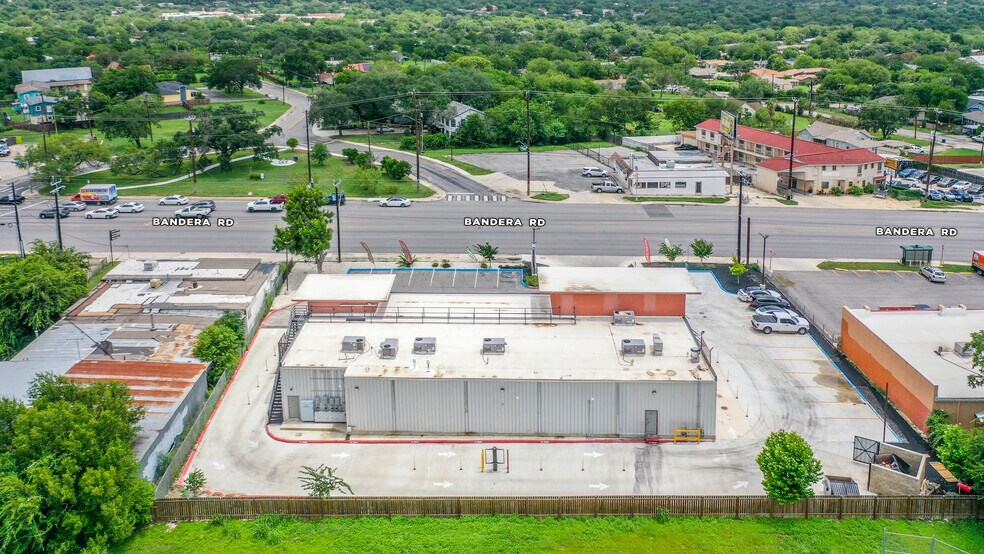 More Photos Of 1427 Bandera Rd, San Antonio Storefront For Lease