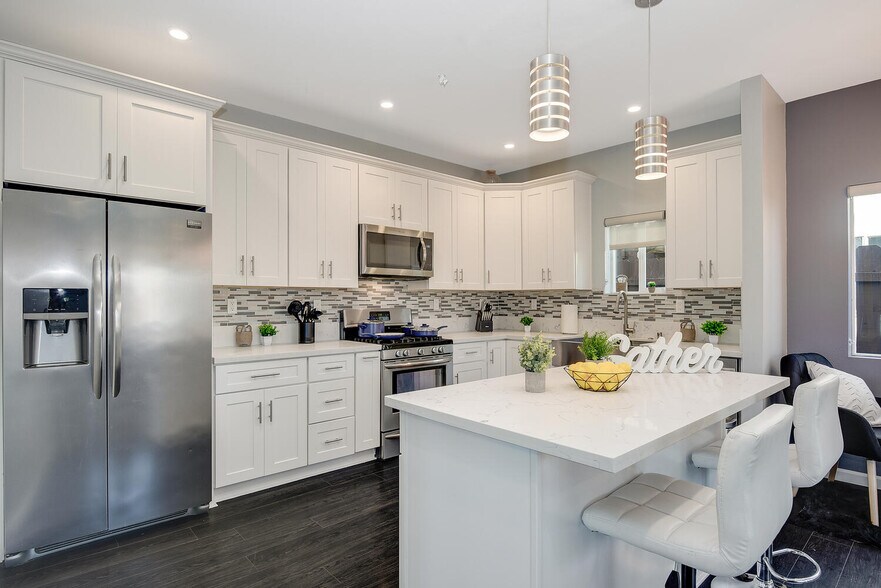 More Photos Of 5411 Lauretta St, San Diego Multifamily For Sale