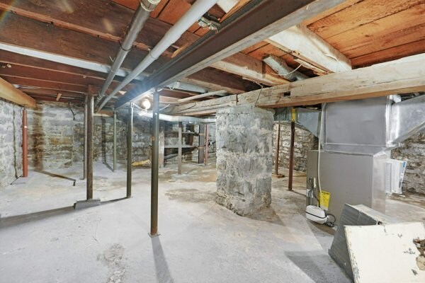 More Photos Of 113 Murray St, Ottawa Office For Sale