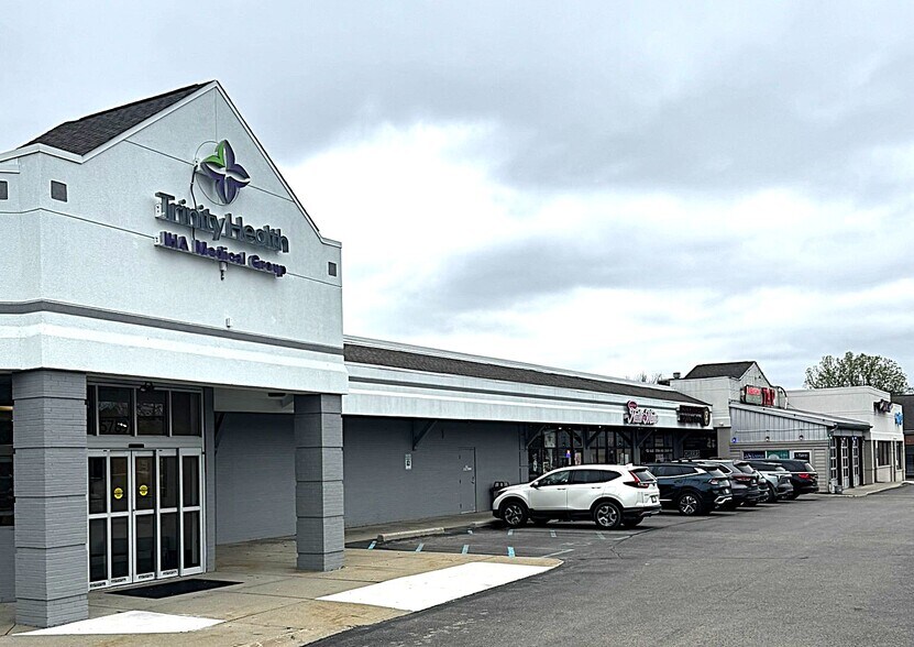 Primary Photo Of 5785-5811 S Main St, Village of Clarkston Storefront For Lease