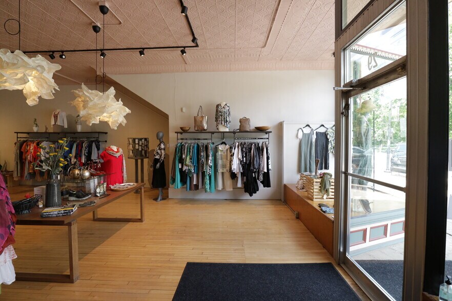 More Photos Of 29 W College St, Oberlin Storefront For Lease