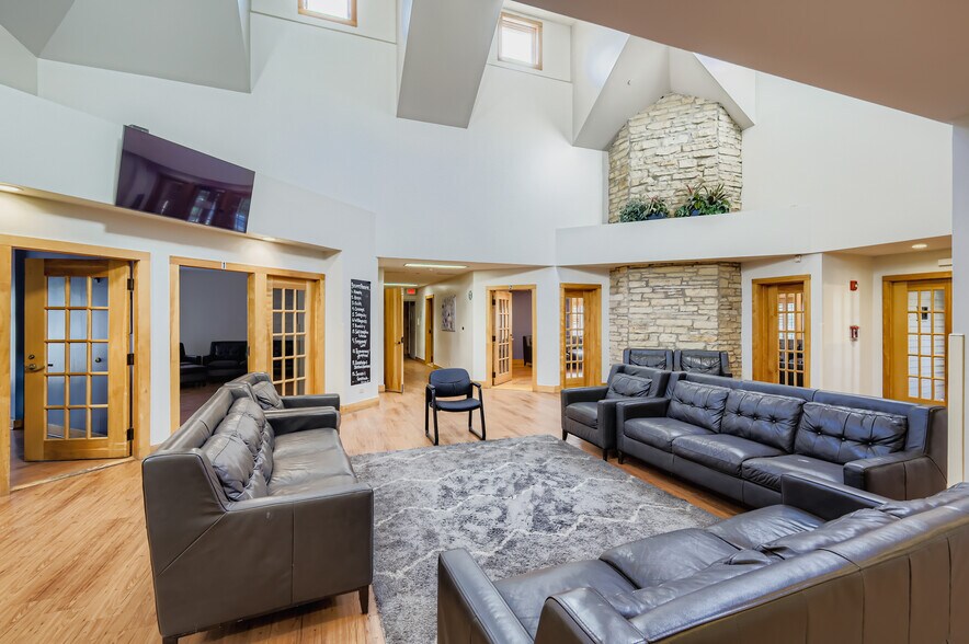 More Photos Of 40 Timberline Dr, Lemont Rehabilitation Center For Lease