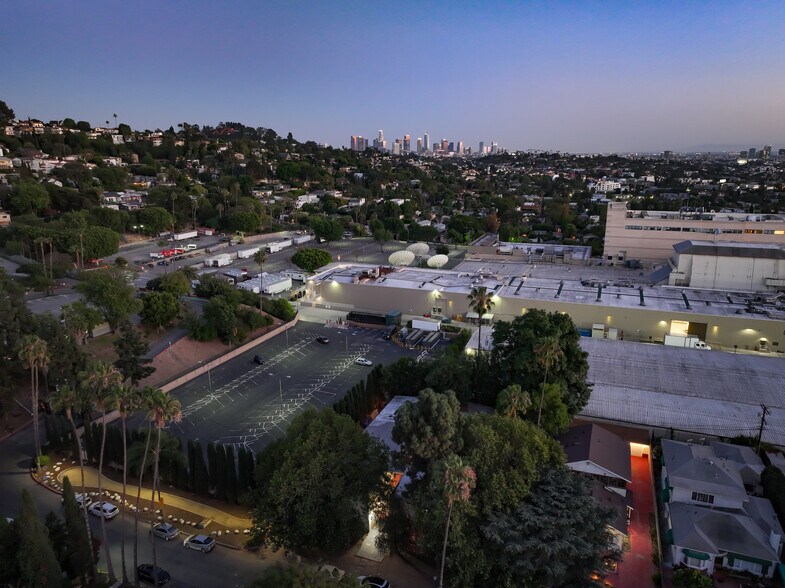 More Photos Of 4208 Russell Ave, Los Angeles Apartments For Sale
