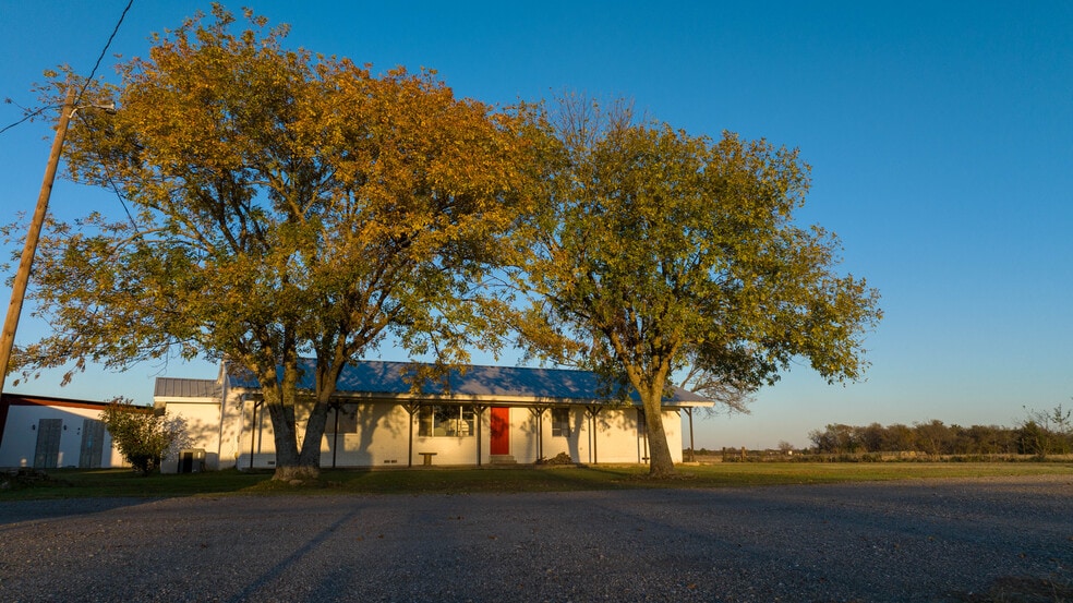 More Photos Of 3018 FM 2578, Kaufman Horse Stables For Sale