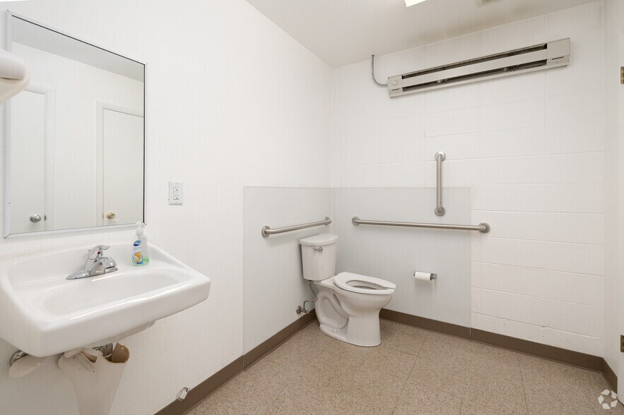 More Photos Of 2208 Bott Ave, Colorado Springs Service For Lease