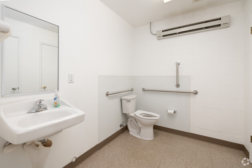 More Photos Of 2250-2300 Bott Ave, Colorado Springs Service For Lease