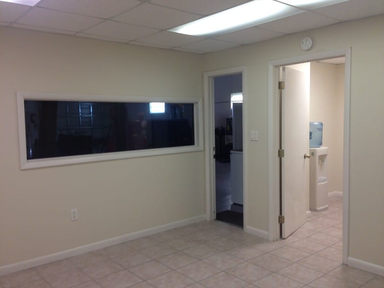 More Photos Of 5960-5992 SW 23rd St, West Park Showroom For Sale