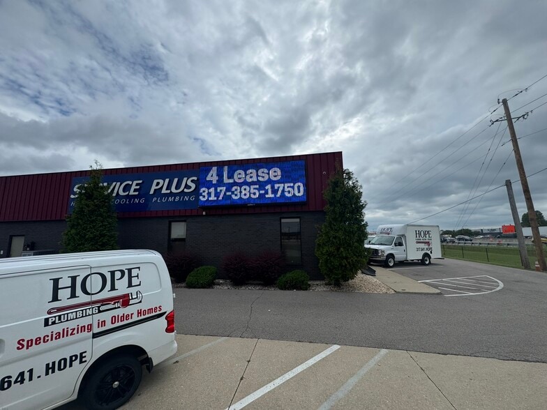 More Photos Of 7520 E 88th Pl, Indianapolis Flex For Lease