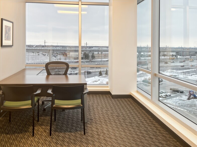More Photos Of 6500 Rte Transcanadienne, Pointe-claire Coworking Space