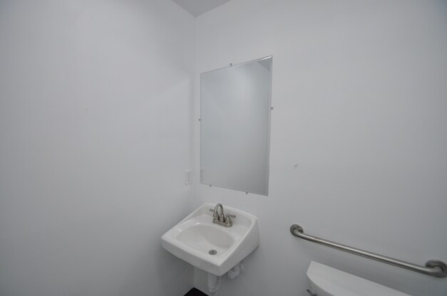 More Photos Of 6333 Skyline Dr, Houston Flex For Lease