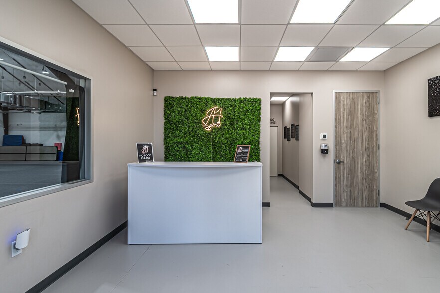 More Photos Of 1210 A St, Waller Medical For Lease