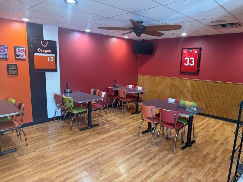 More Photos Of 130 N Main St, Oregon Restaurant For Sale
