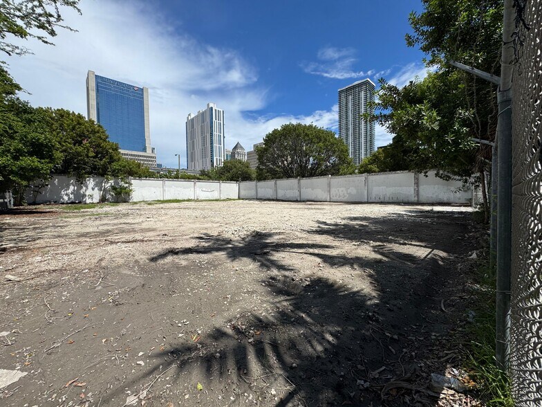More Photos Of 201 SW 2nd Ave, Miami Land For Lease
