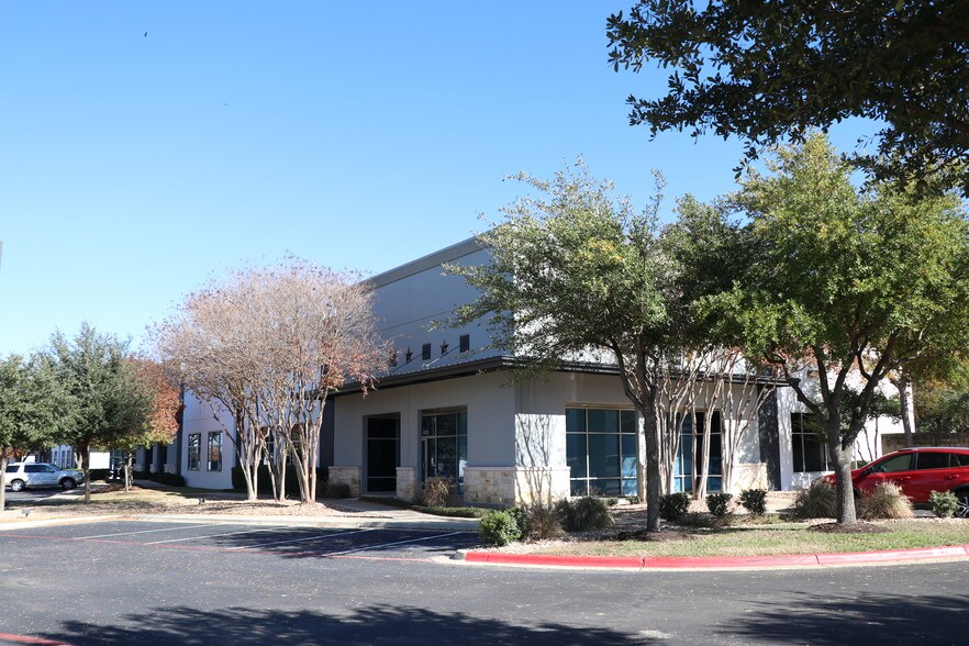 More Photos Of 2590 Oakmont Dr, Round Rock Unknown For Lease