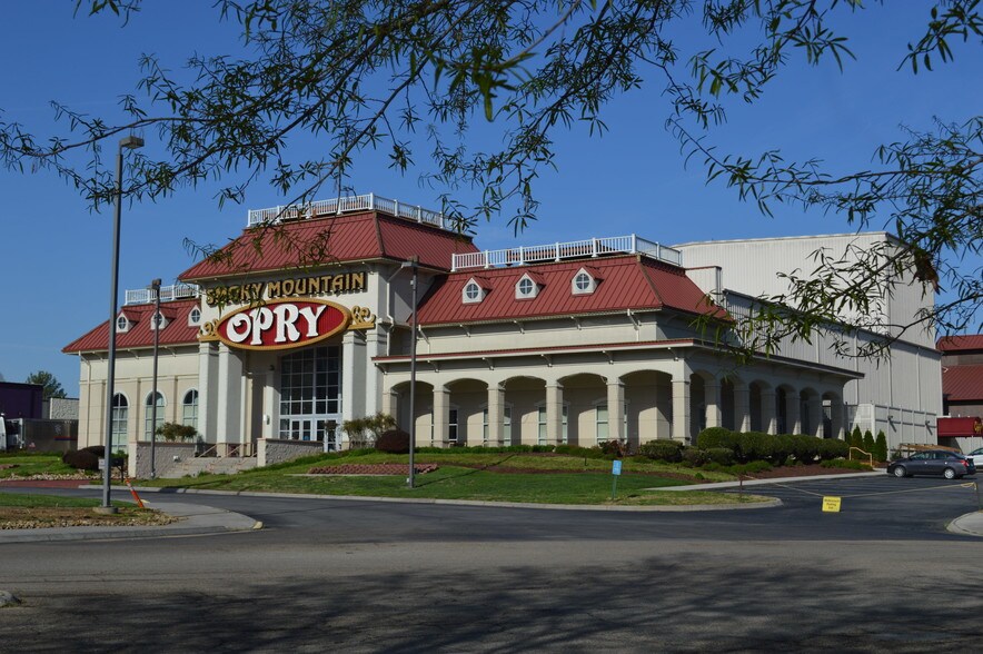 Primary Photo Of 2046 Parkway, Pigeon Forge Theater Concert Hall For Lease