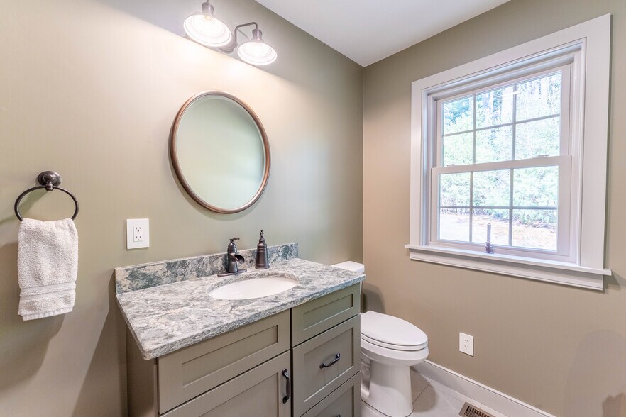 More Photos Of 110 Wauregan Rd, Canterbury Flex For Sale
