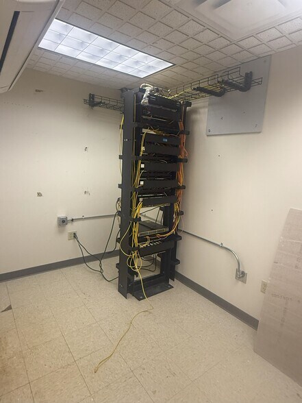 More Photos Of 2125 Heights Dr, Eau Claire Medical For Lease