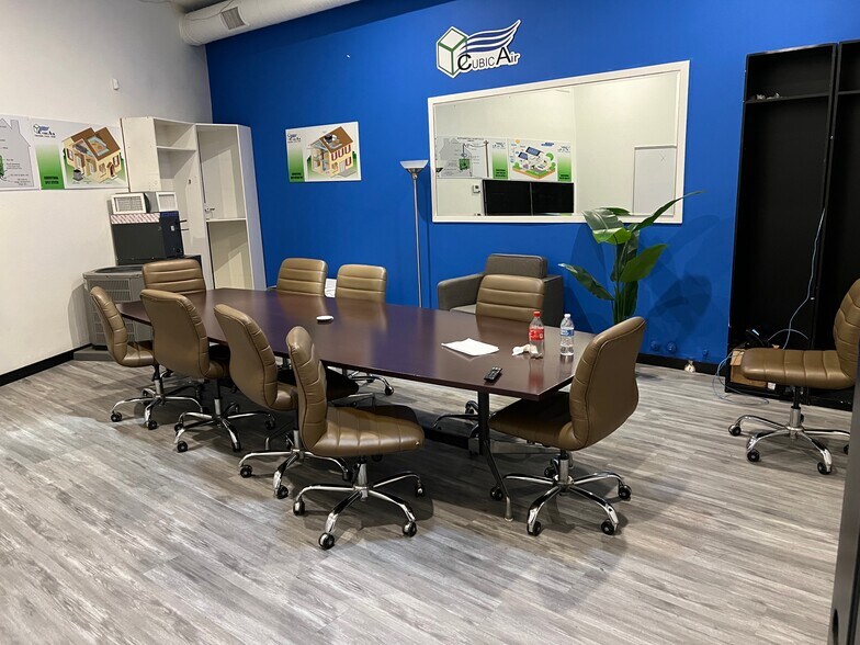 More Photos Of 9121 Woodman Ave, Arleta Storefront Retail Office For Sale