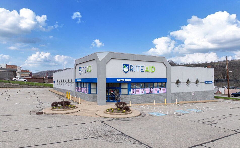 More Photos Of 10 E Donner Ave, Monessen Drugstore For Lease