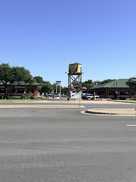More Photos Of 601 E Whitestone- Blvd, Cedar Park Unknown For Lease