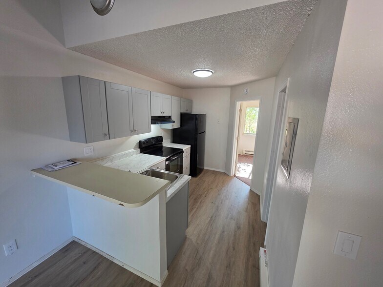 More Photos Of 129 Wellington St, Fountain Apartments For Sale