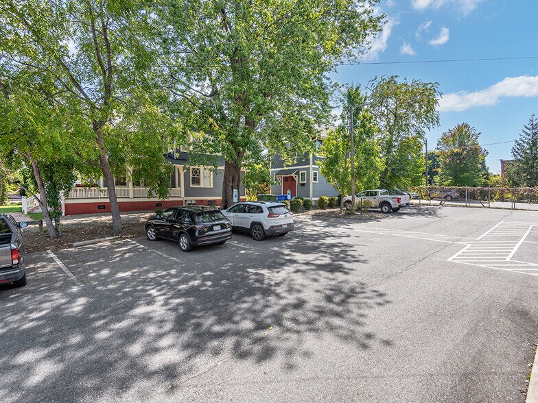 More Photos Of 141 Merrimon Ave, Asheville Office For Lease