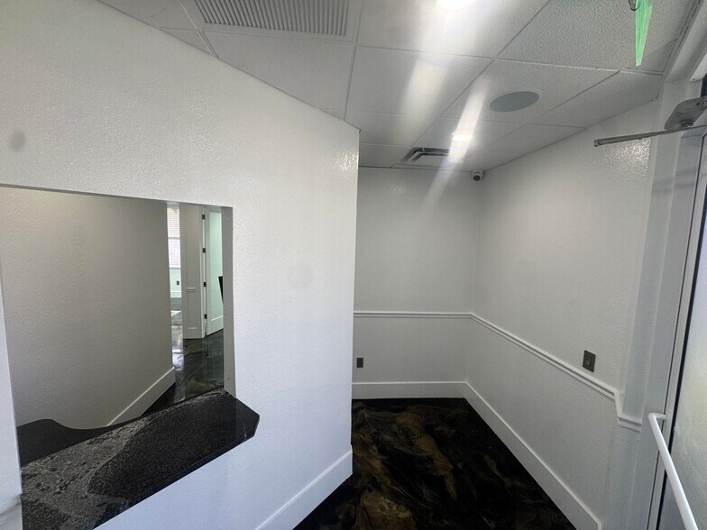 More Photos Of 13730 Cypress Terrace Cir, Fort Myers Medical For Sale