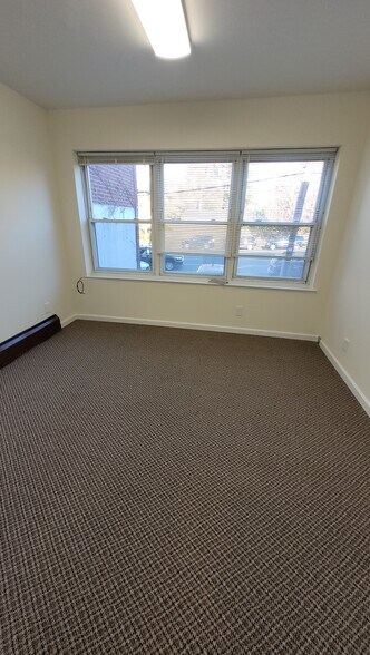 More Photos Of 3036-3040 E Tremont Ave, Bronx Office For Lease