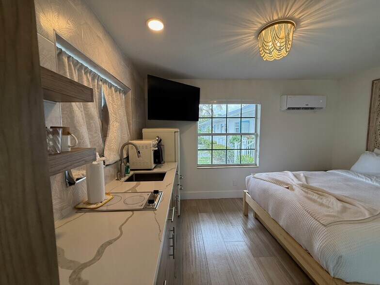 More Photos Of 2502 Tamarind Dr, Hutchinson Island Hotel For Sale