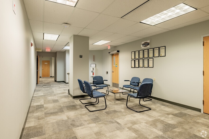 More Photos Of 503 S Kansas Ave, Topeka Office For Sale