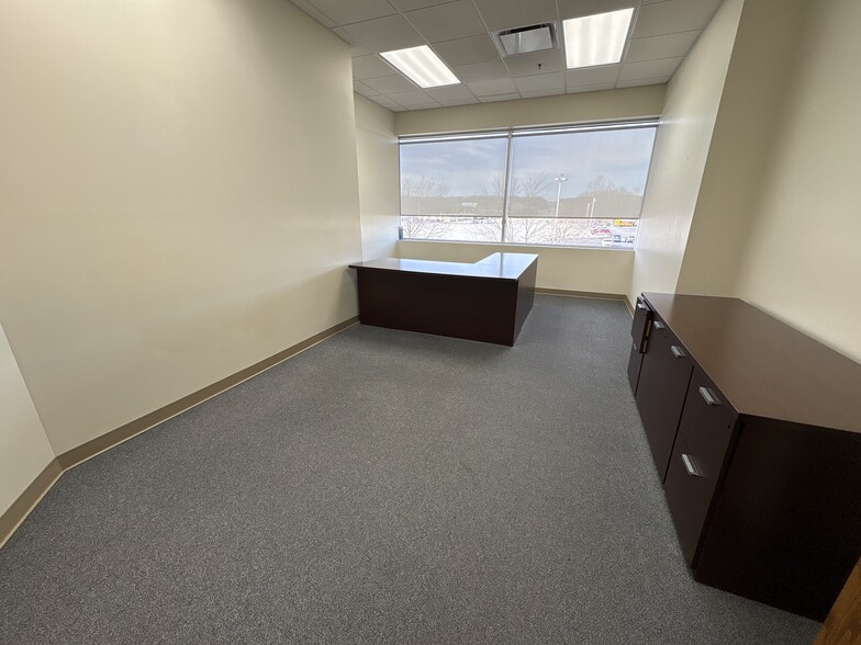 More Photos Of 3589 Sagamore Pky, Lafayette Office For Lease