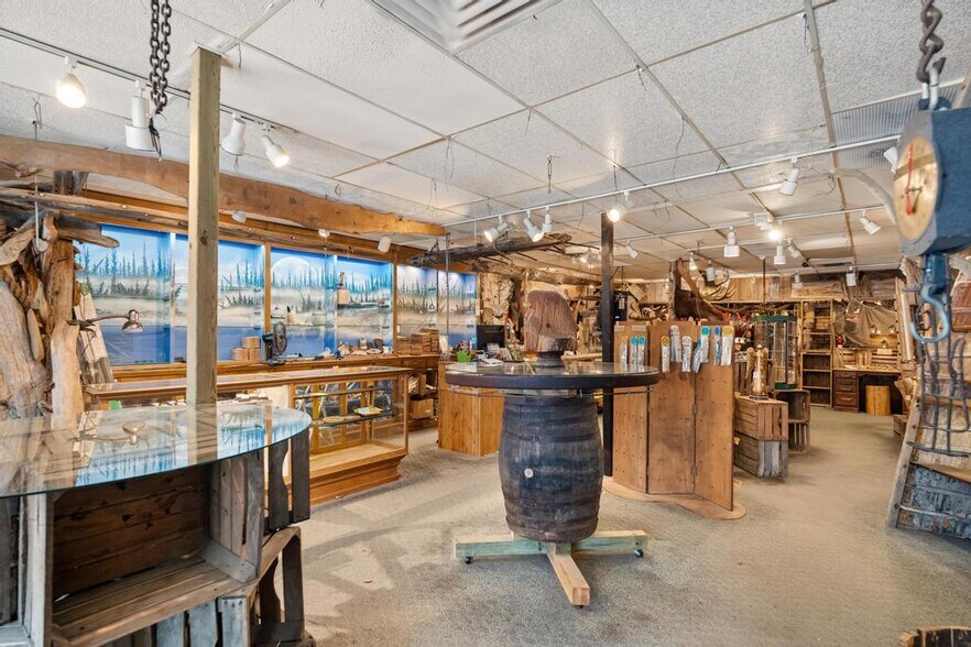 More Photos Of 311 E Central Ave, Mackinaw City Storefront For Sale