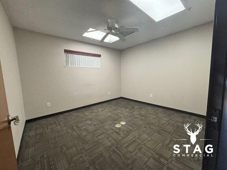 More Photos Of 711 S Elm St, Denton Office For Lease