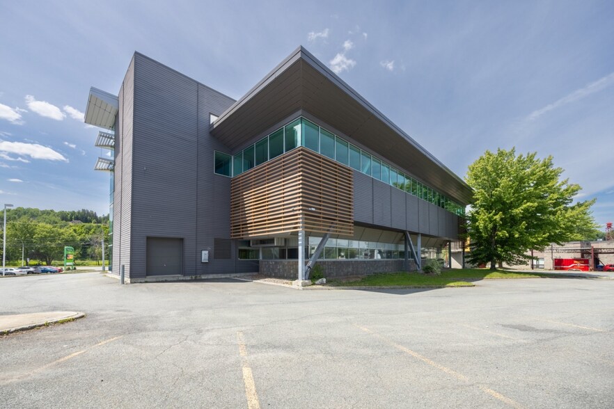More Photos Of 650 Boul Renault, Beauceville Office For Sale