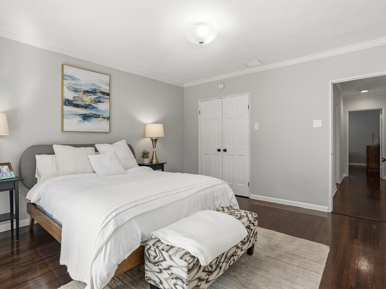 More Photos Of 5233 Lemp Ave, North Hollywood Multifamily For Sale