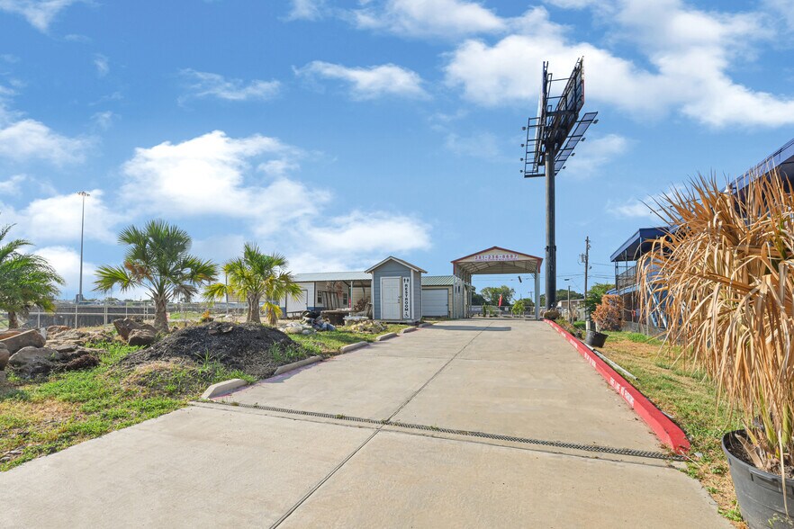 More Photos Of 721 Pasadena Fwy, Pasadena Industrial For Sale