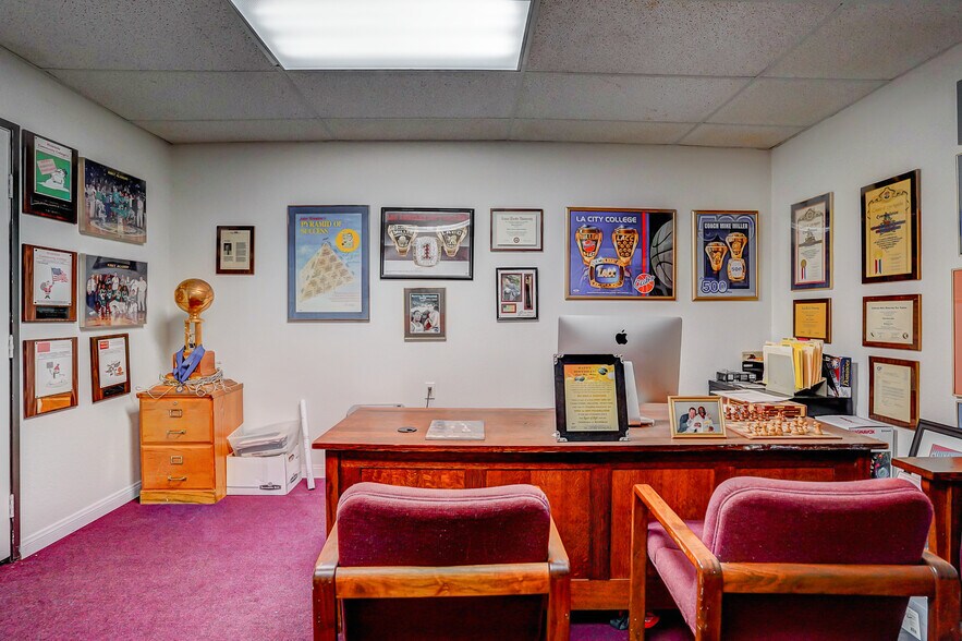 More Photos Of 950 S Central Ave, Compton Schools For Sale