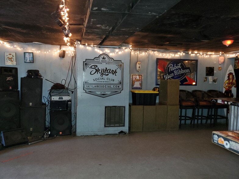 More Photos Of 2131 Central Ave, Charlotte Bar For Lease