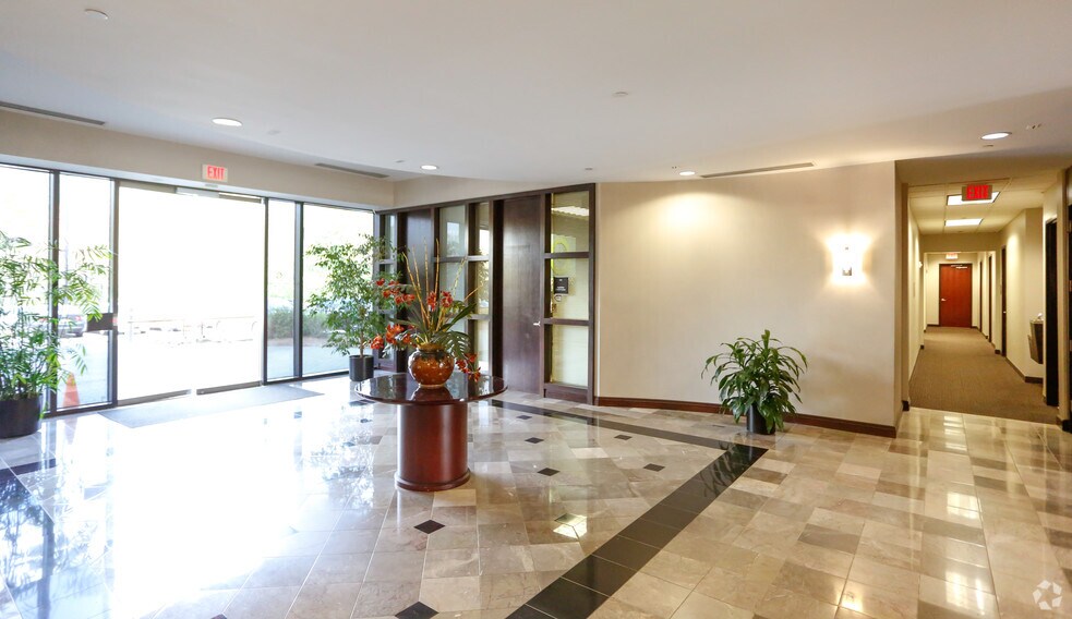 More Photos Of 301 McCullough Dr, Charlotte Unknown For Lease