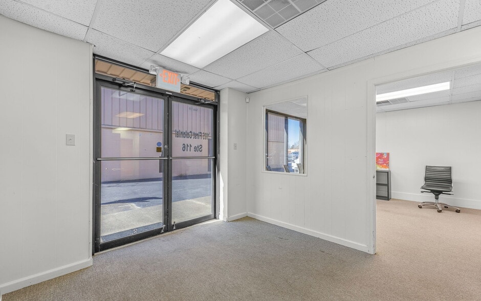 More Photos Of 105 S First Colonial Rd, Virginia Beach Flex For Sale