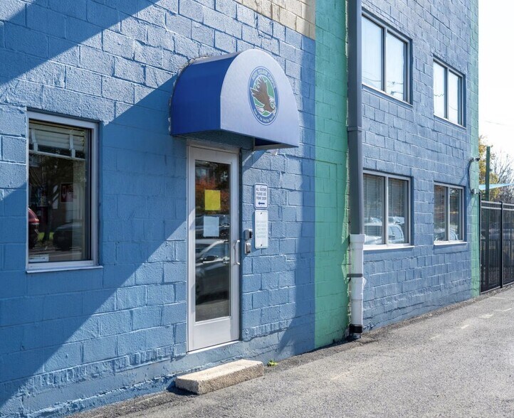 More Photos Of 2917 NE 8th St, Washington Schools For Sale