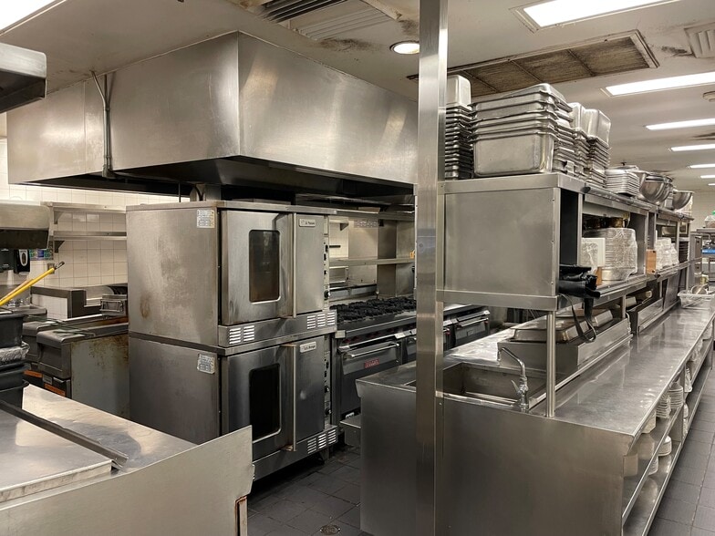 More Photos Of 1300 St Charles Ave, New Orleans Restaurant For Sale