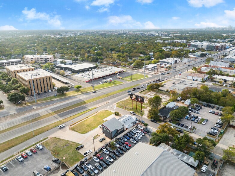 More Photos Of 7700 N Lamar Blvd, Austin Storefront Retail Office For Sale