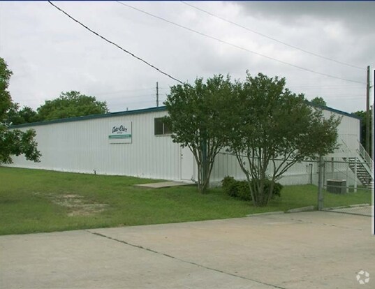 More Photos Of 2105 Howard Ln, Austin Warehouse For Lease