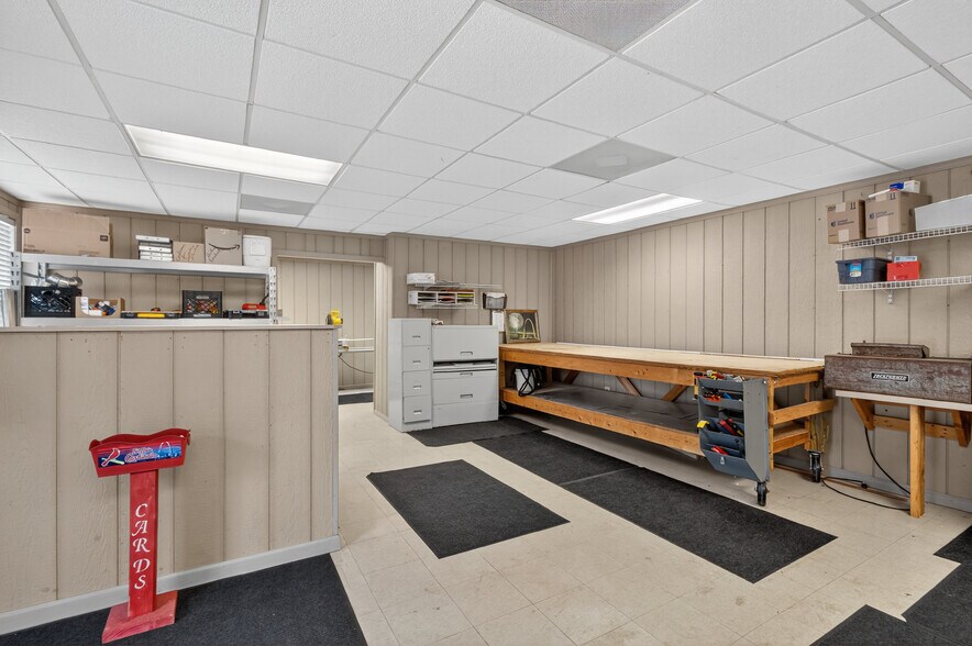 More Photos Of 638 Main St, Columbia Office For Sale