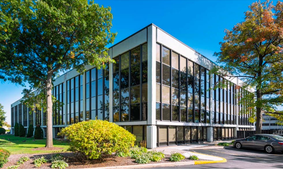 Primary Photo Of 915 Harger Rd, Oak Brook Office For Lease