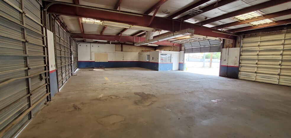 More Photos Of 8322 Alameda Ave, El Paso Auto Repair For Lease