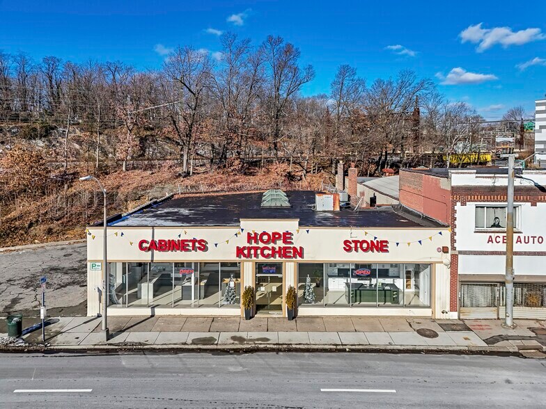 Primary Photo Of 831 Main St, New Rochelle Auto Dealership For Lease