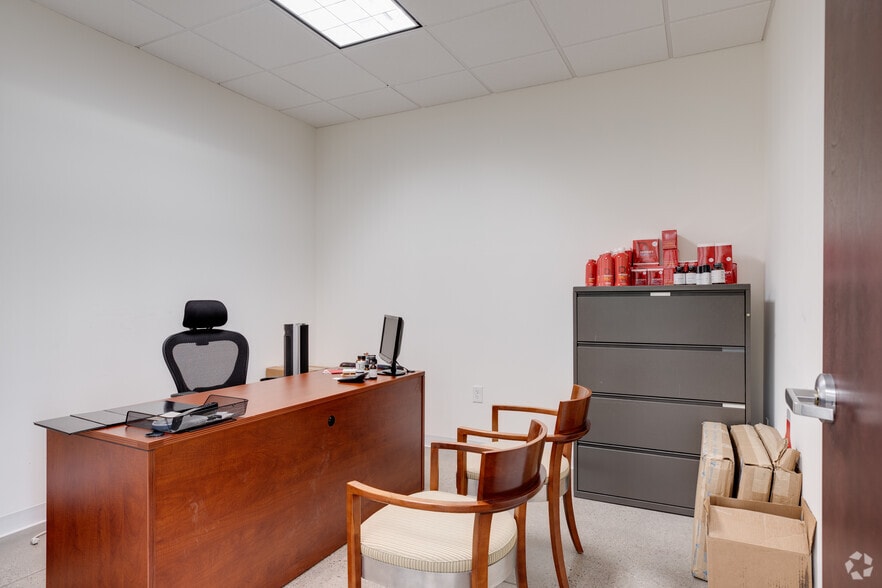 More Photos Of 8151 E Indian Bend Rd, Scottsdale Office For Lease