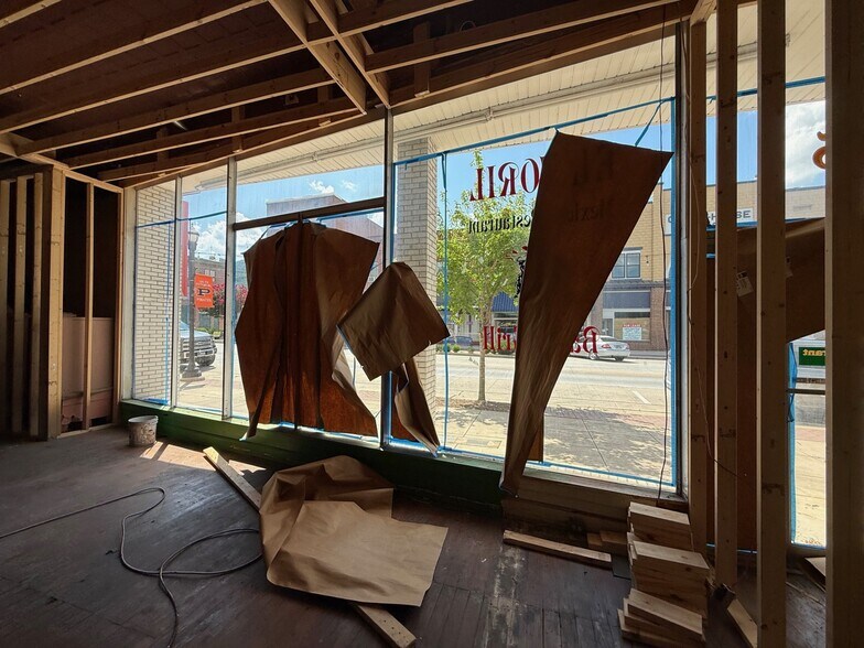 More Photos Of 235 S Cedar Ave, South Pittsburg Flex For Sale